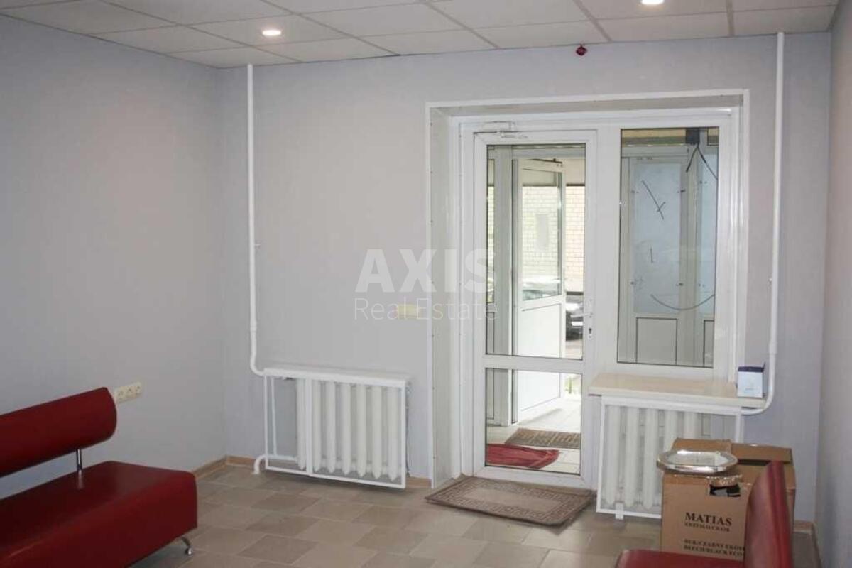Trade object vul. Olevs'ka 7, 70m26