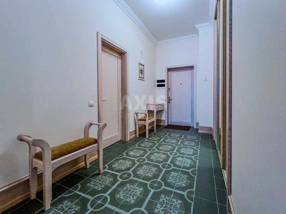 2k apartment vul. Zhyljans'ka 11811