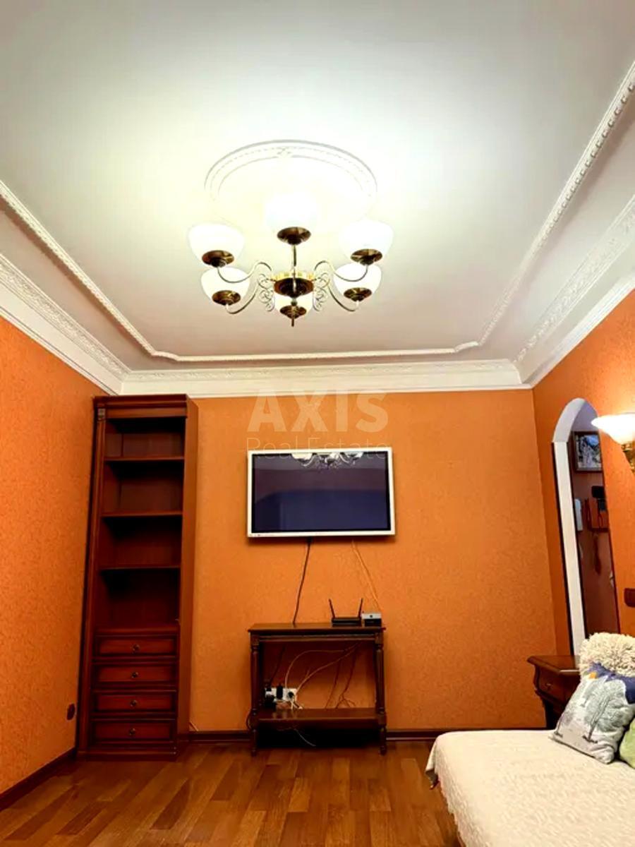1k apartment pr-t Berestejskij 25640073