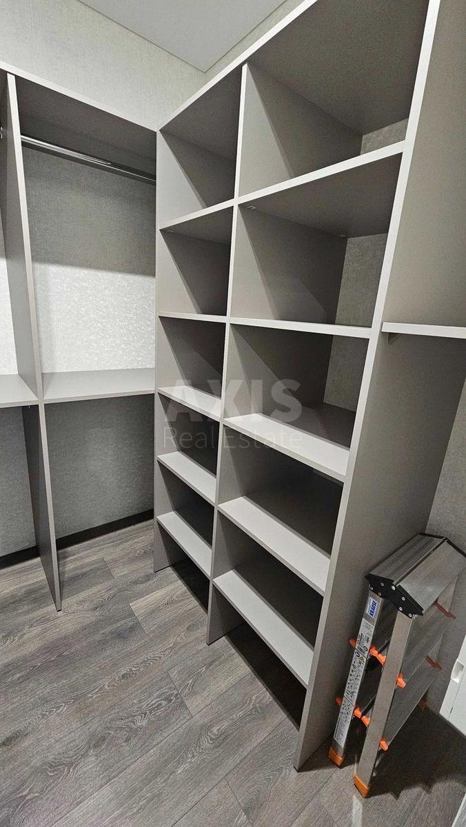 1k apartment nab. Dniprovs'ka 155