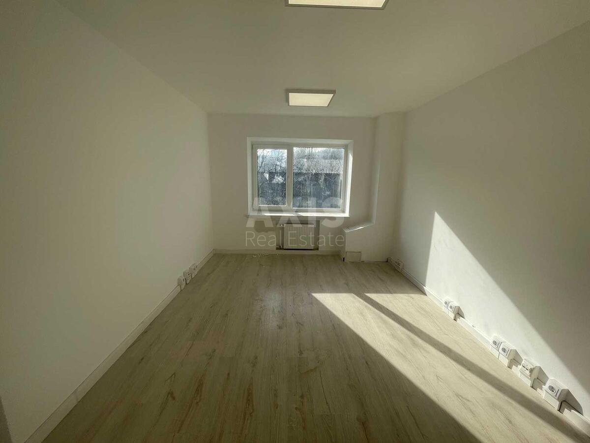 Office vul. Kostjantynivs'ka 75, 1100m21