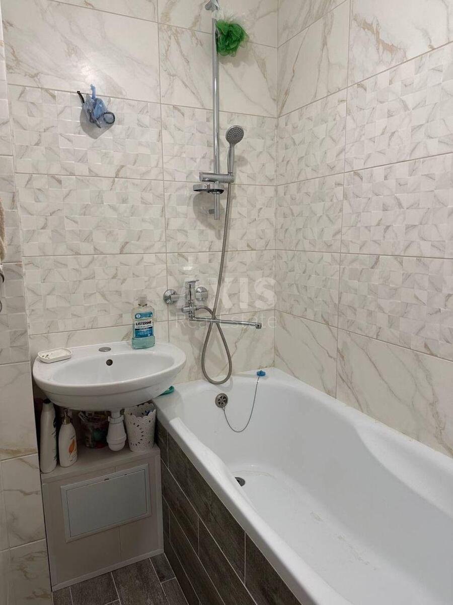 2k apartment vul. Miljutenka 42А8