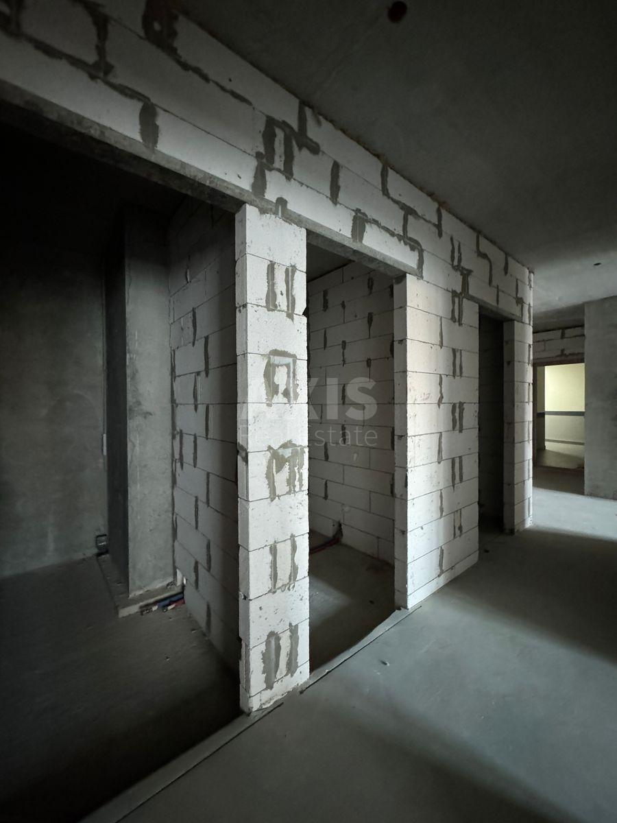 2k apartment nab. Dniprovs'ka 18
