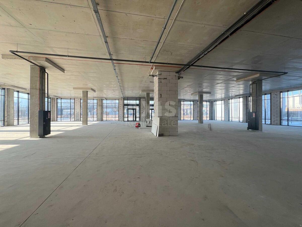 Office vul. Novokostjantynivs'ka 18, 2000m2