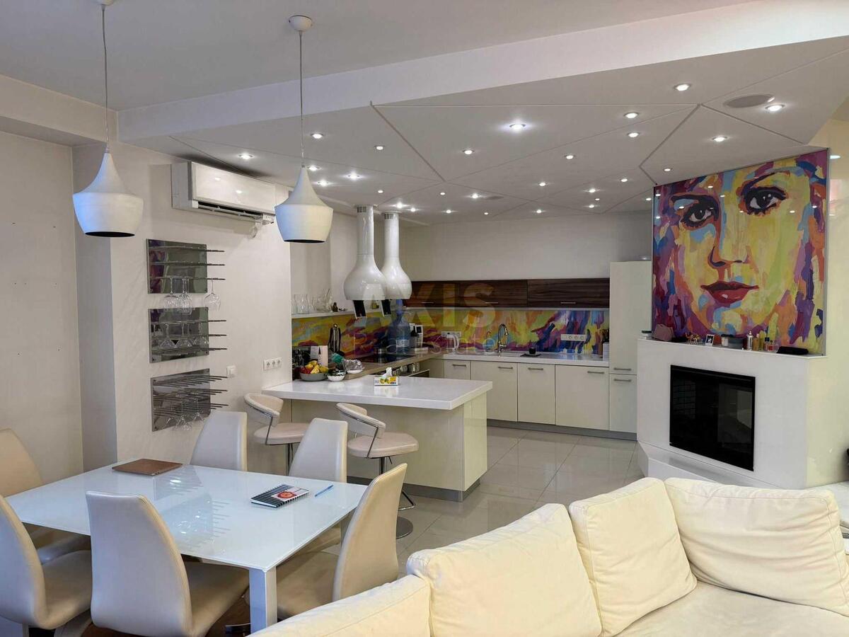 3k apartment vul. Vasylya Tyutyunnyka 37/161215