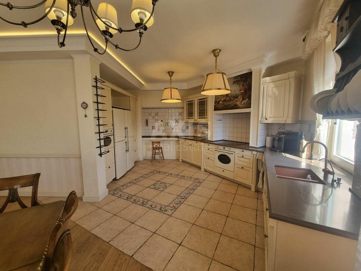 4k apartment vul. Tolstogo L'va 39580587