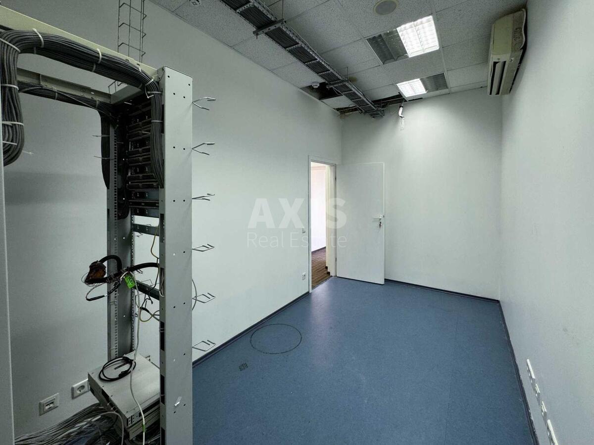 Office vul. Pymonenka Mykoly 13, 446m26