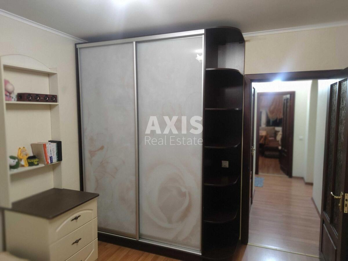 3k apartment pl. Svjatoshyns'ka 1570298