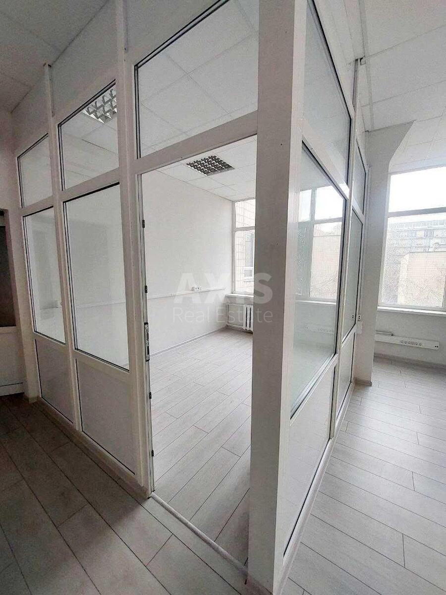 Office vul. Kutuzova 18/7, 133m21