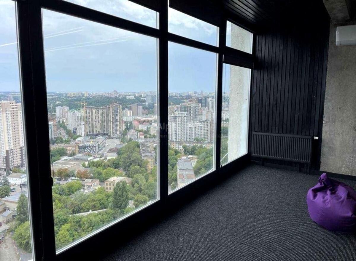 Office vul. Jevgena Konoval'cja 44А, 237m2593871