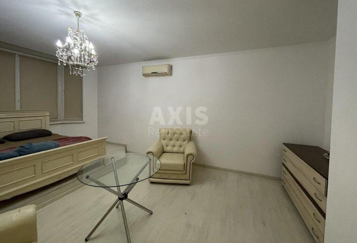 1k apartment vul. Ahmatovoi' Anny 35А2