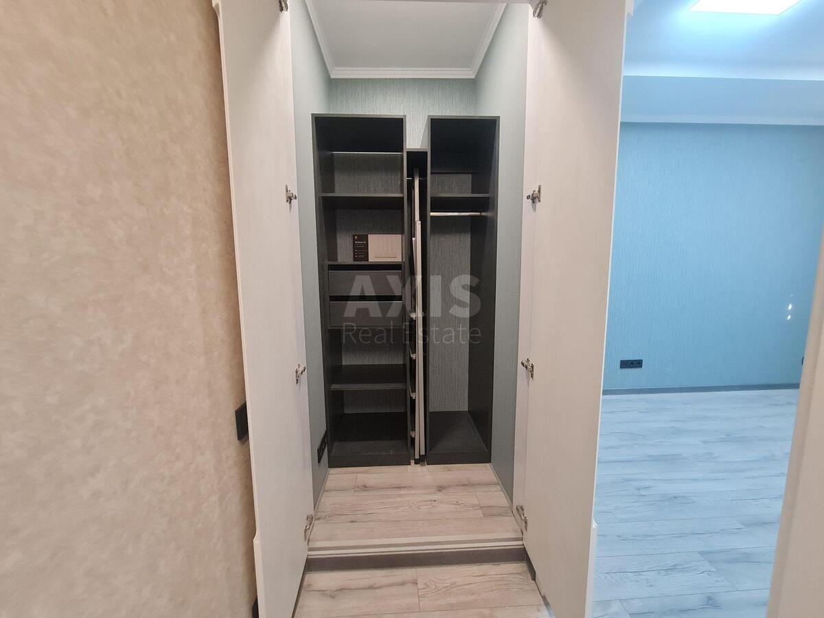 Office vul. Kikvidze 13, 45m28