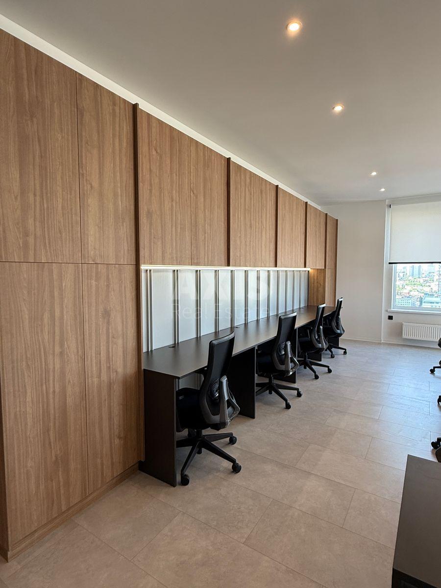 Office vul. Pan'kivs'ka 20/82, 140m20