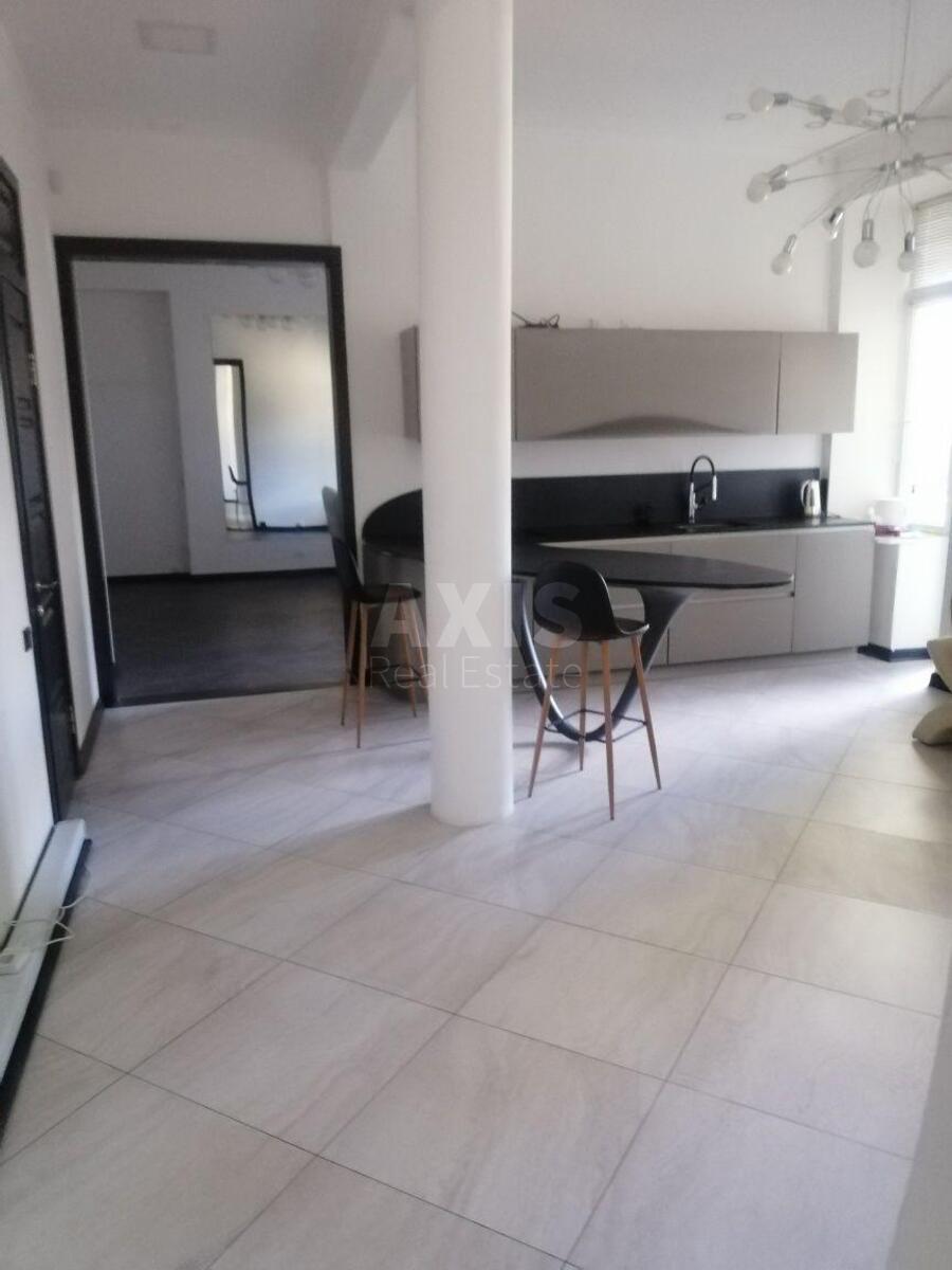 Office vul. Velyka Vasyl'kivs'ka 43, 98m24