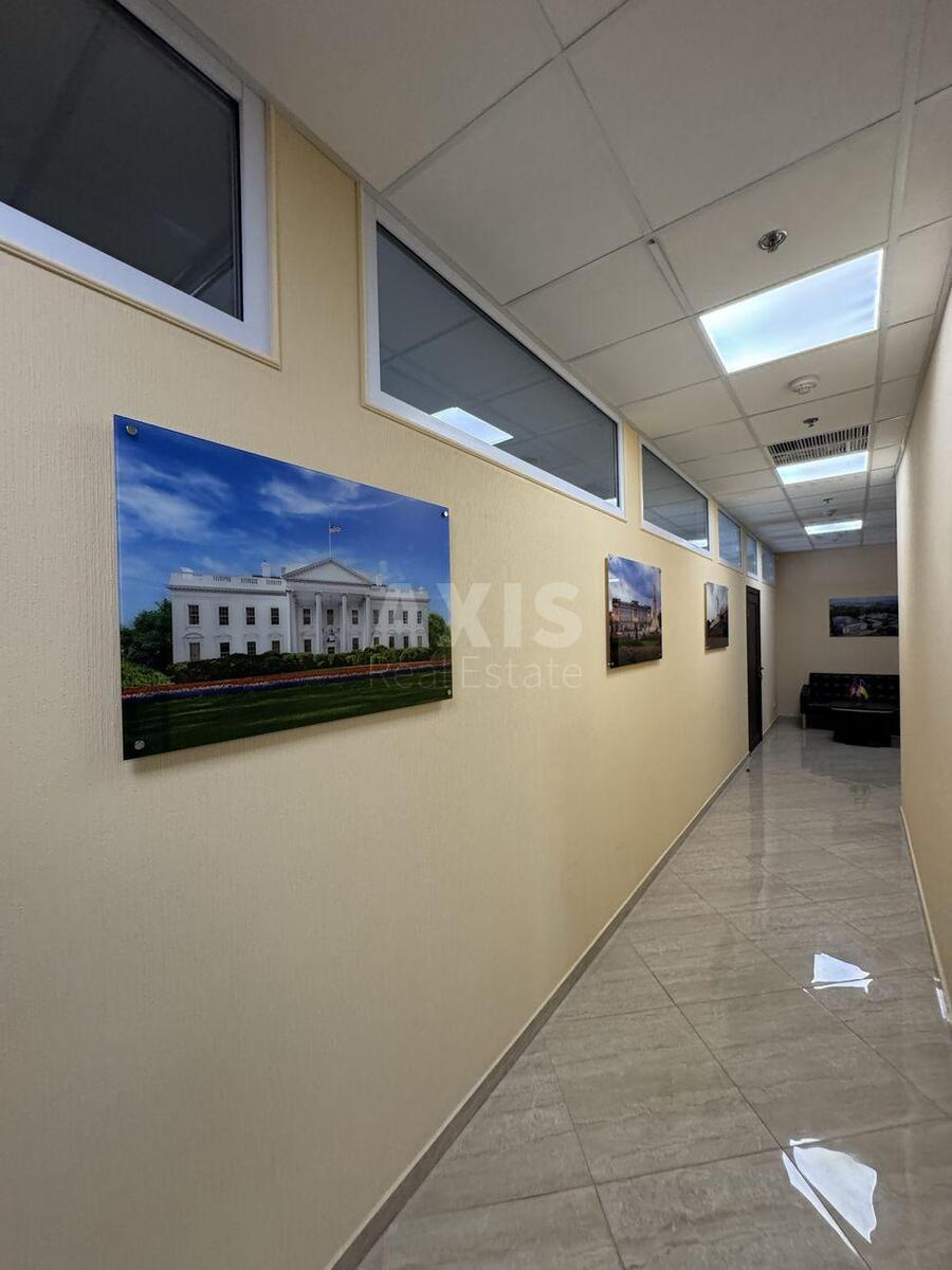 Office vul. Grushevs'kogo Myhajla 9Б, 510m25