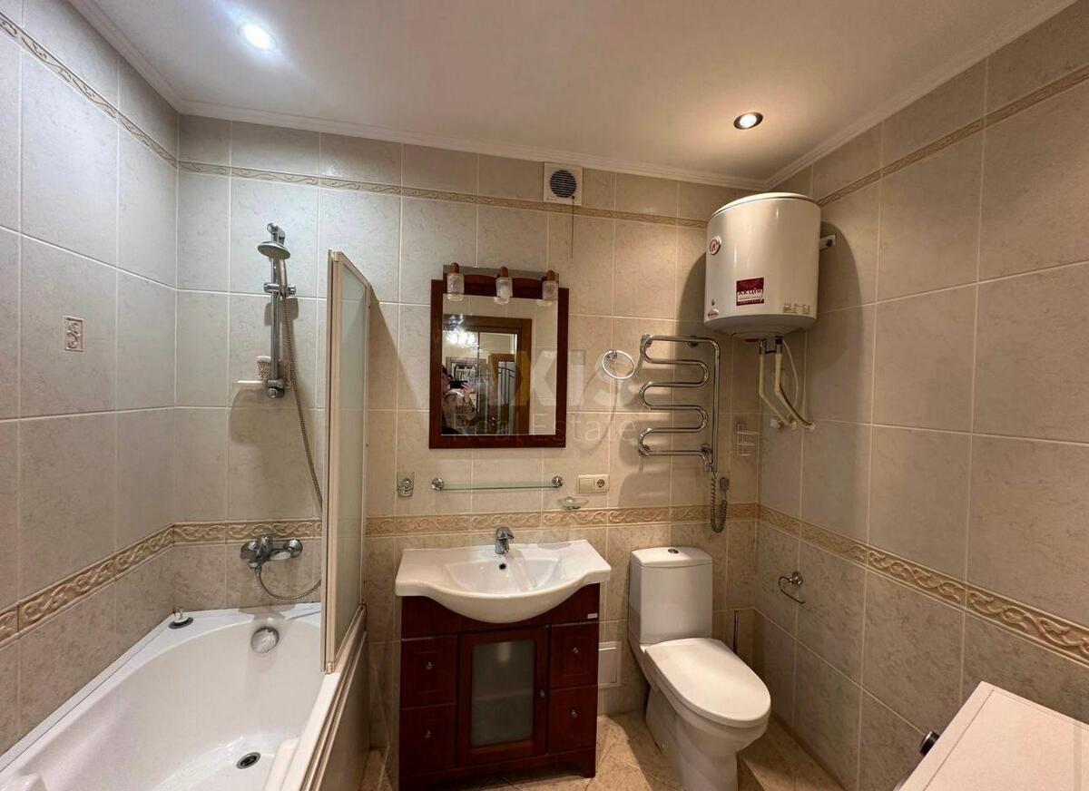 1k apartment nab. Dniprovs'ka 1А4