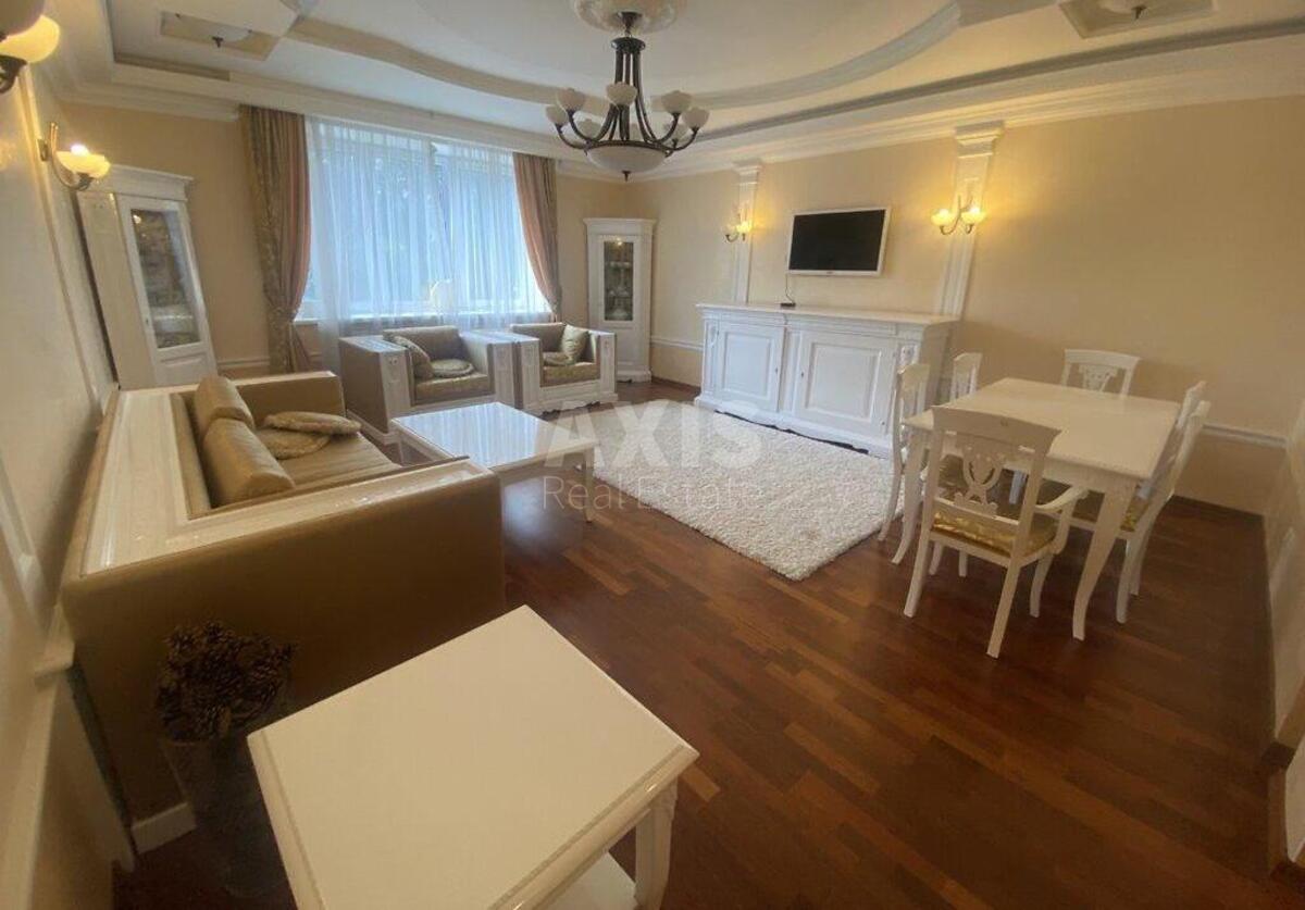 3k apartment vul. Vyshgorods'ka 45/21