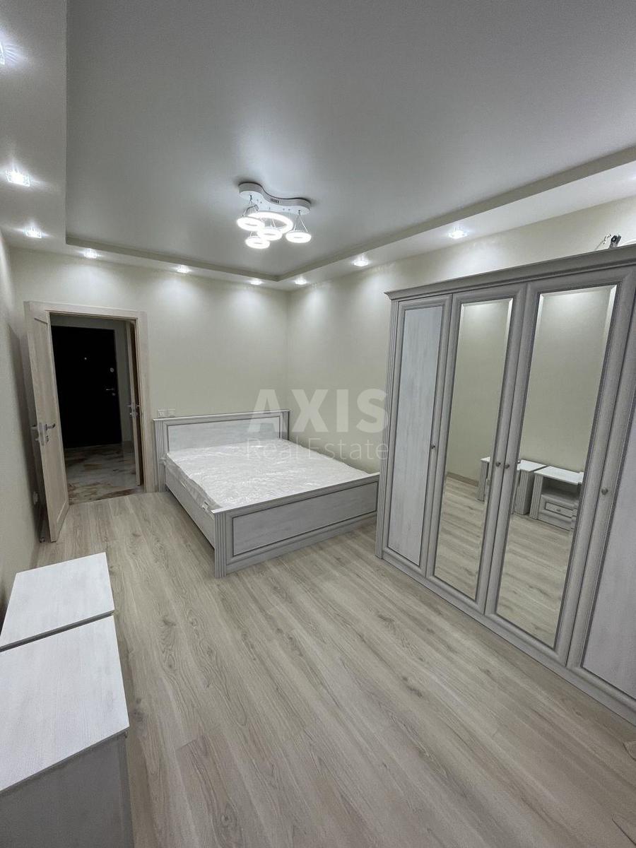 1k apartment nab. Dniprovs'ka 183