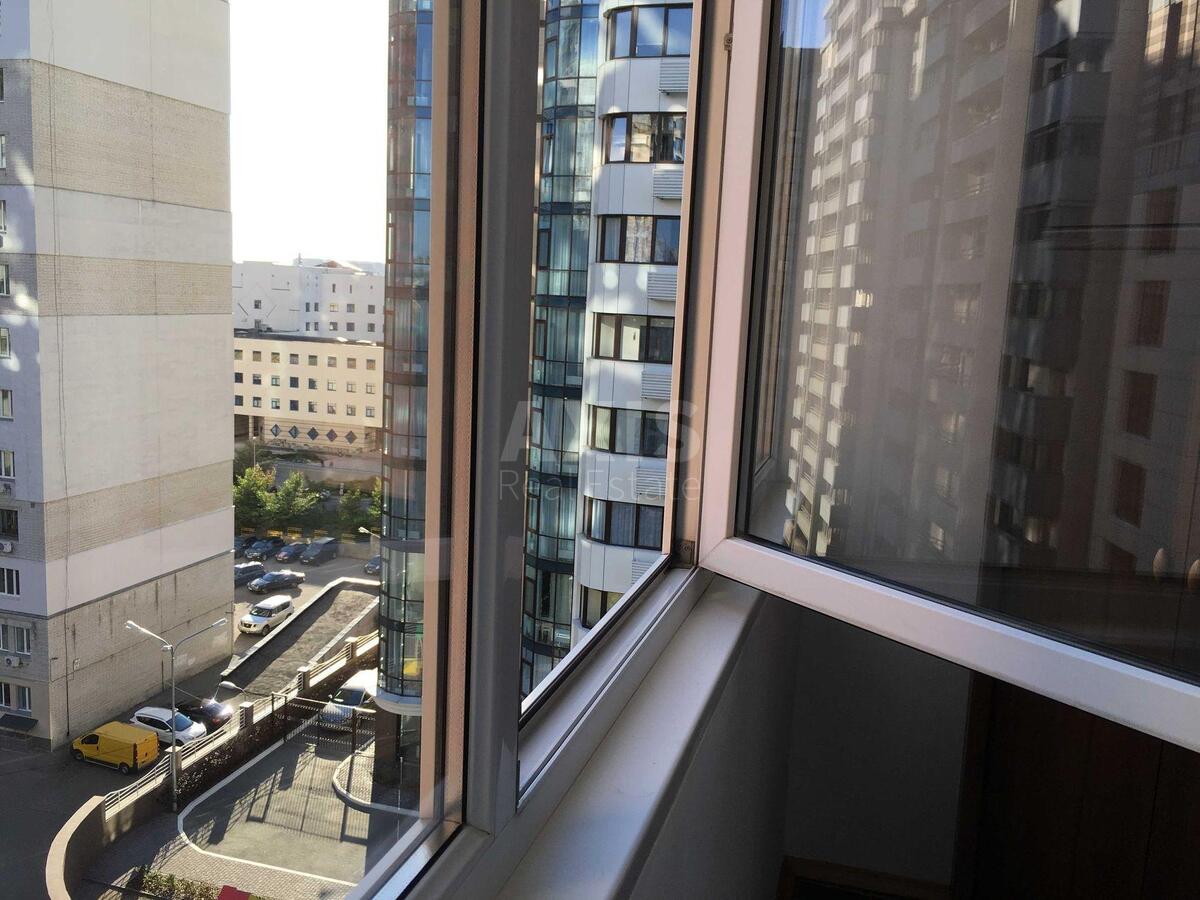 2k apartment vul. Dragomyrova Myhajla 210