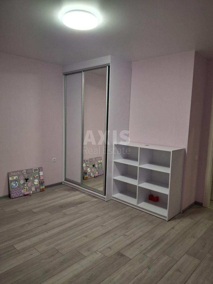 3k apartment vul. Grechka Marshala 105