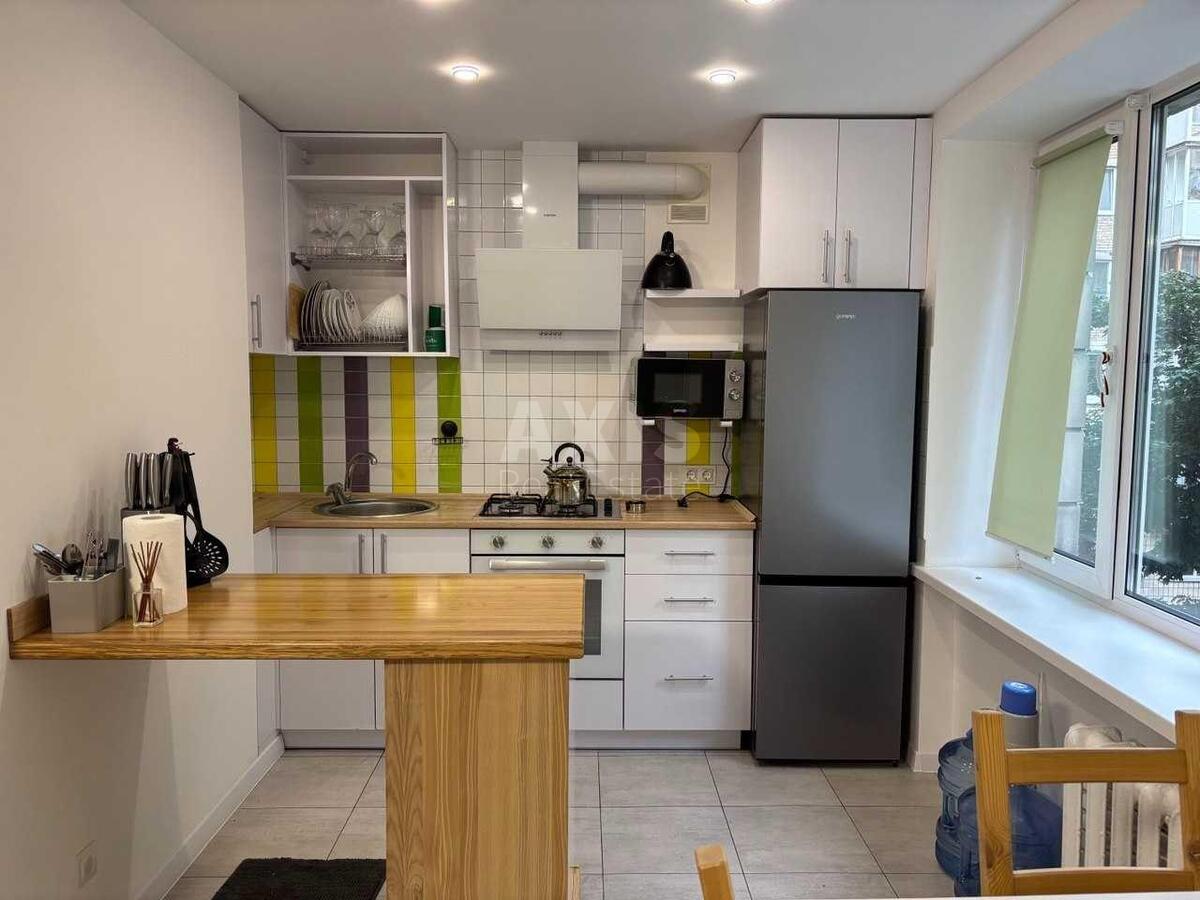 3k apartment prov. Mykil's'kyj 1760117