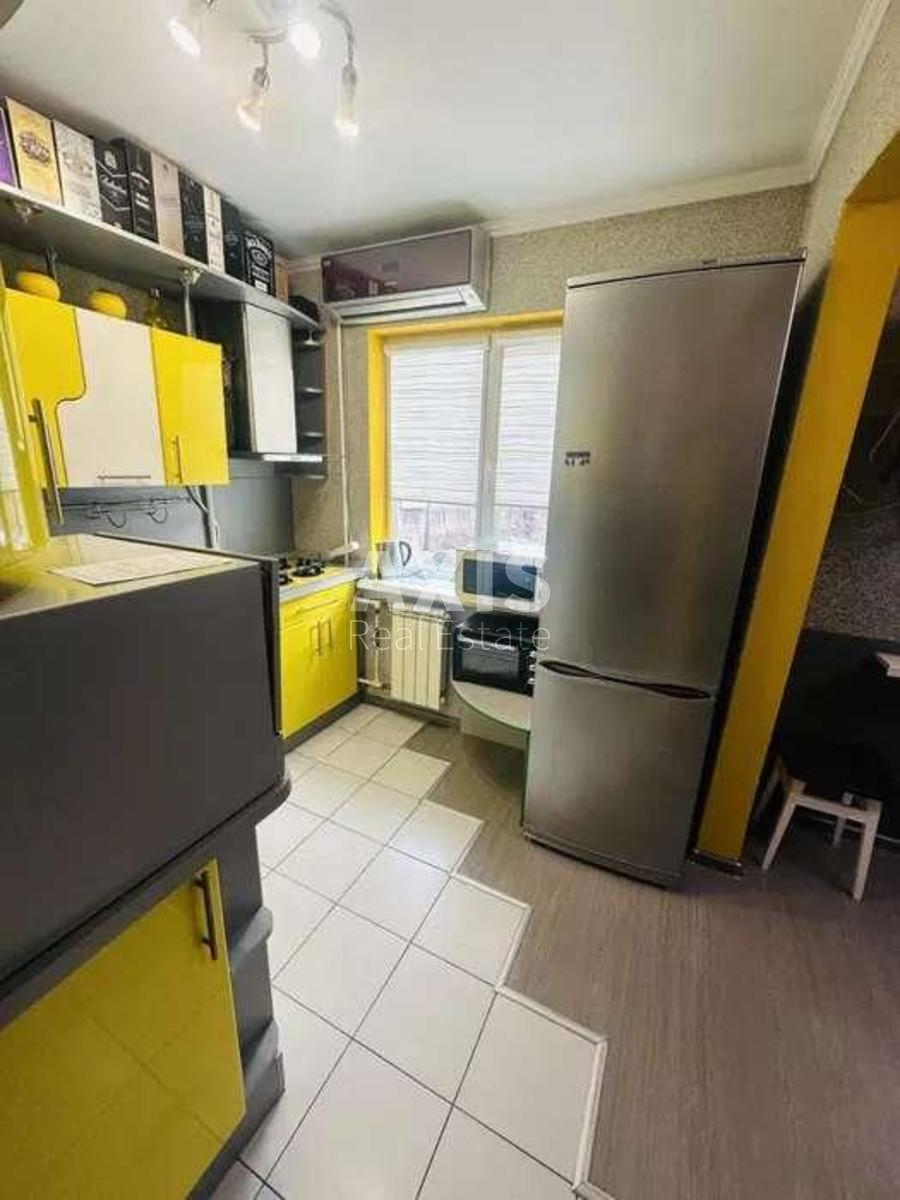 2к квартира ул. Туполева Академика 9278493