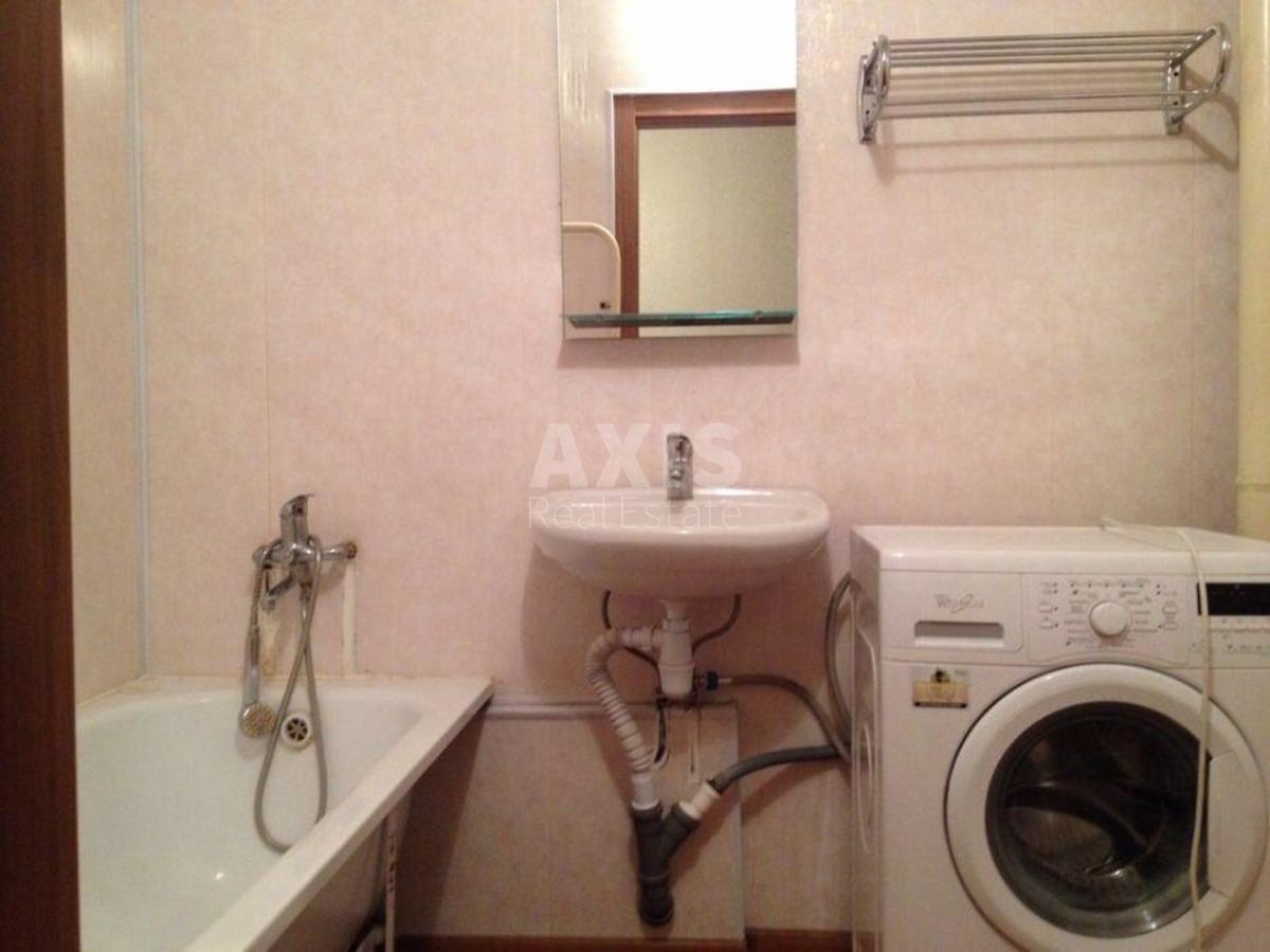 3k apartment vul. Urlivs'ka 38А4