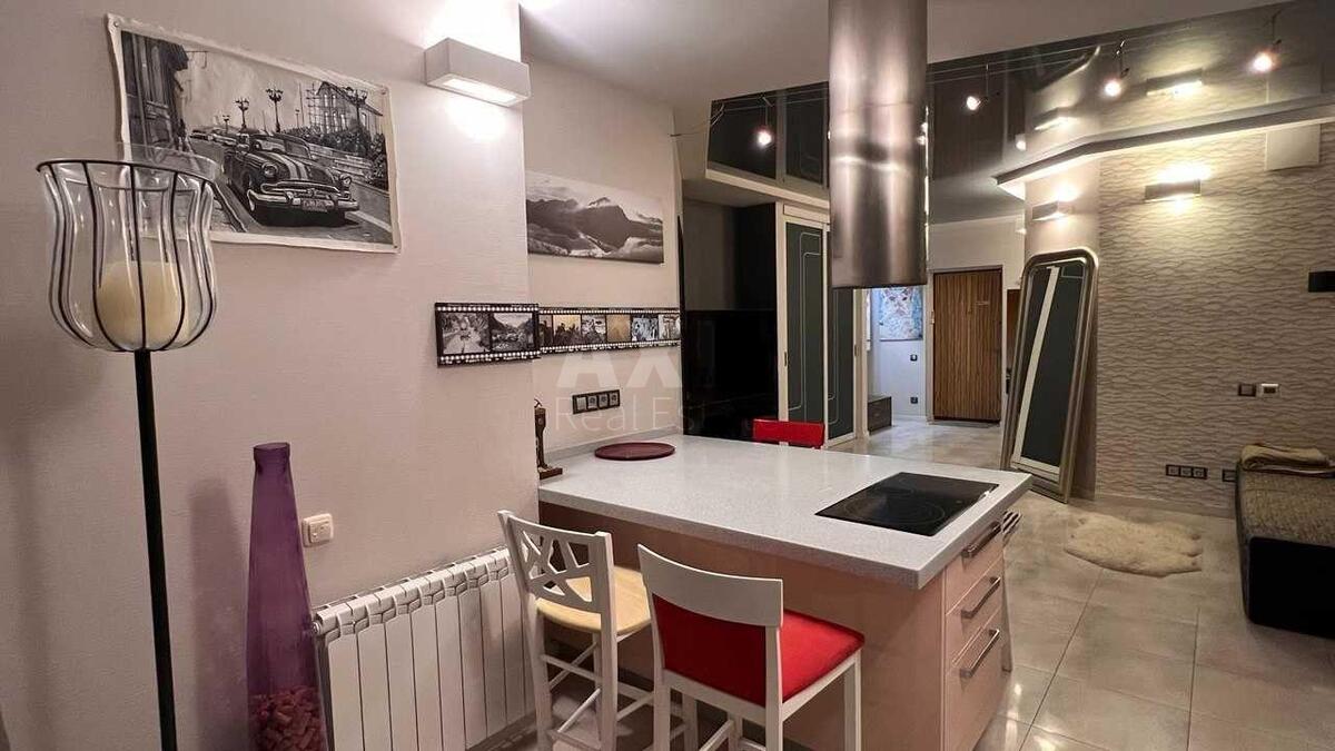 1к квартира ул. Ушакова Николая 1В610940