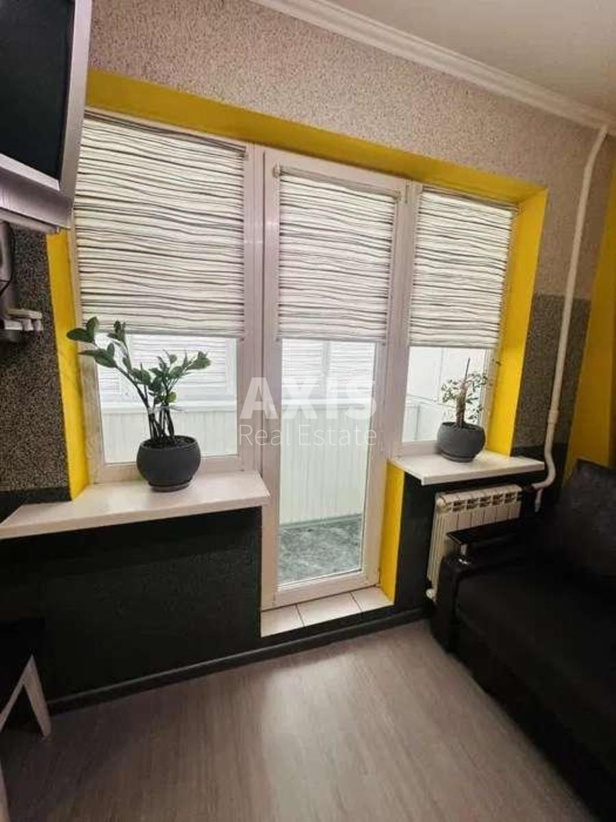 2к квартира ул. Туполева Академика 9278494