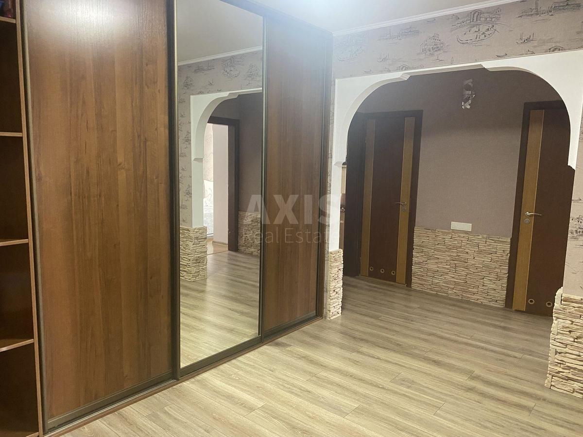 3k apartment vul. Myloslavs'ka 31В8