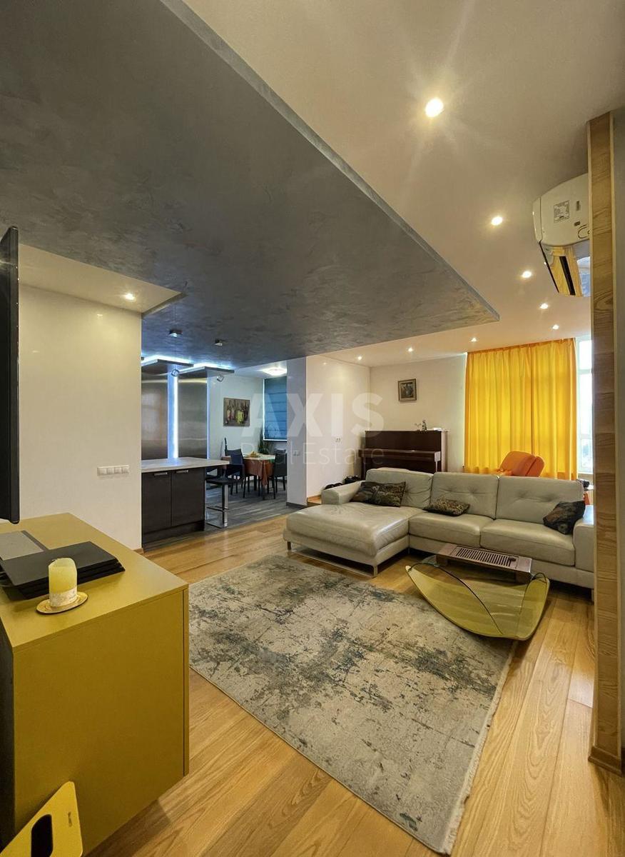 1k apartment pr-t Lobanovs'kogo 4
