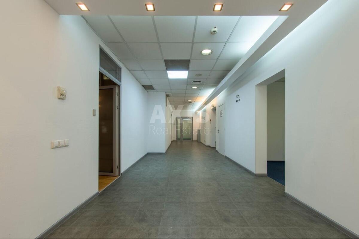Trade object bul. Shevchenka Tarasa 2, 300m2