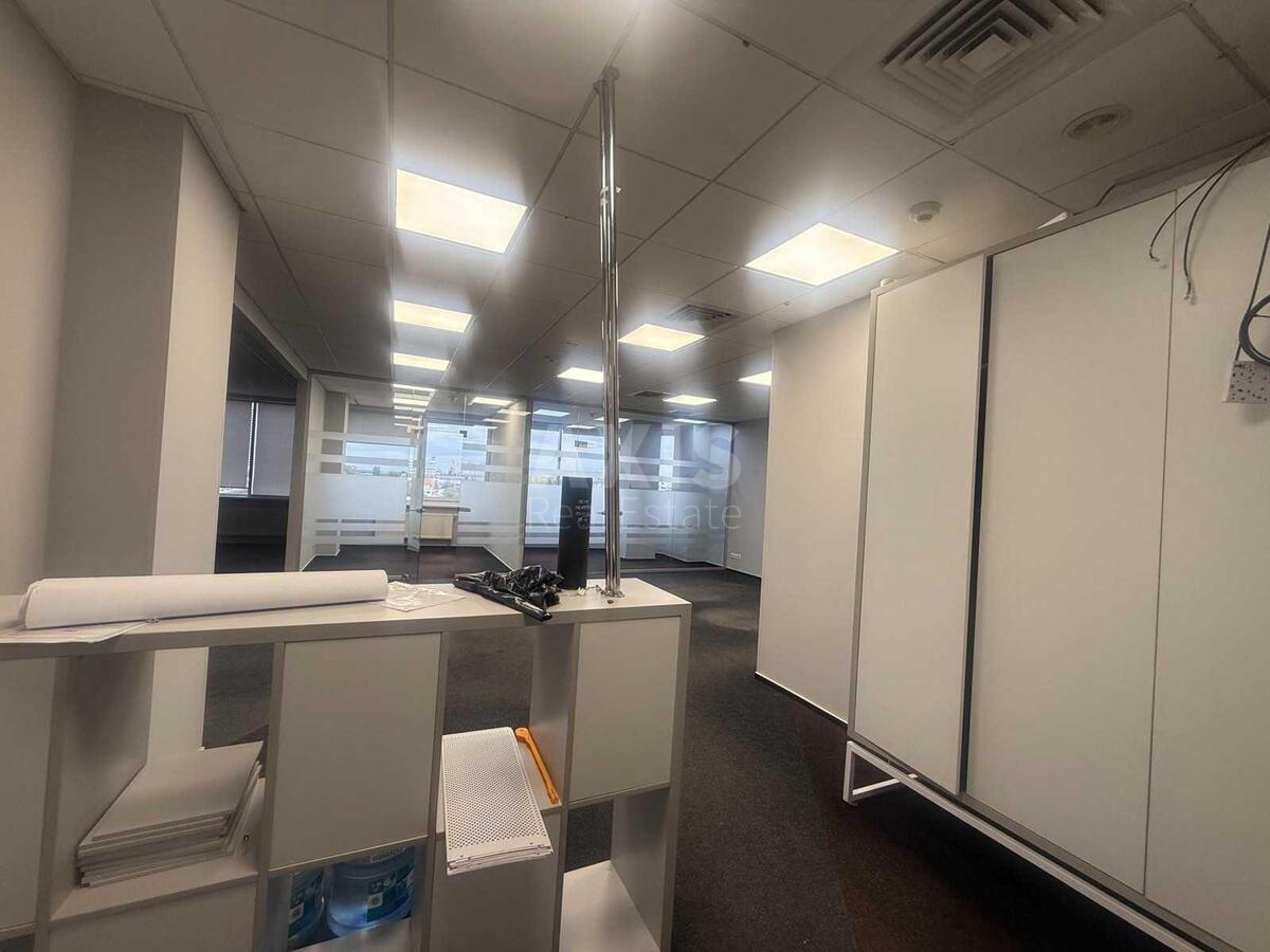 Office vul. Sverstjuka Jevgena 11Б, 72m2620018