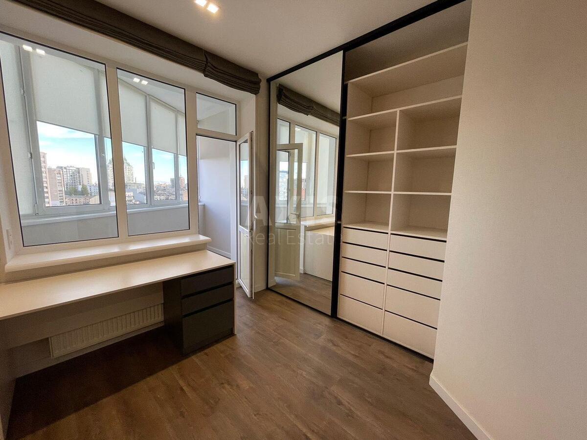 4k apartment vul. Chornovola V'jacheslava 25782511