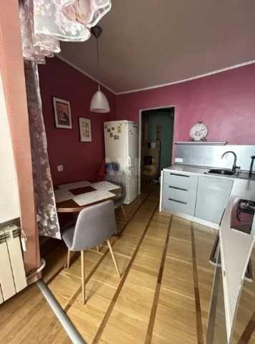 1k apartment vul. Ahmatovoi' Anny 7155