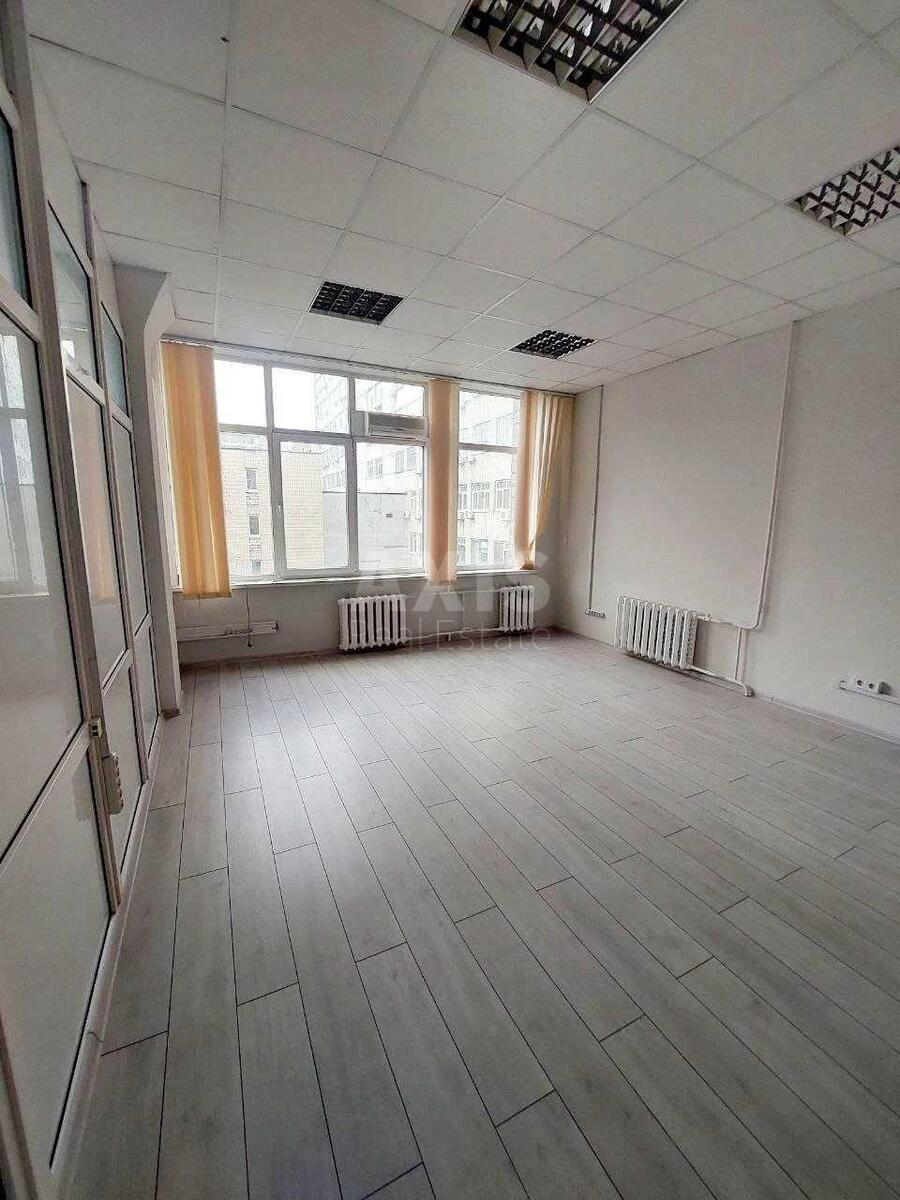 Office vul. Kutuzova 18/7, 133m23