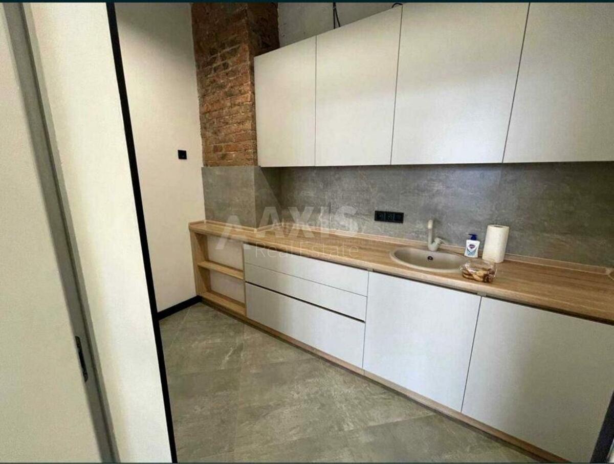 Office vul. Jevgena Konoval'cja 44А, 237m2593873