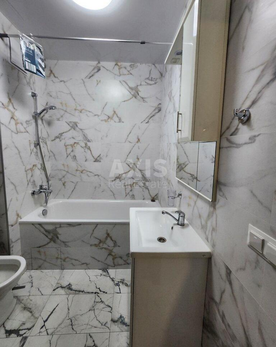 1k apartment vul. Grechka Marshala 40/125