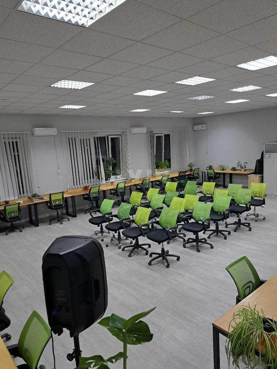 Офис ул. Желябова 2, 130м20
