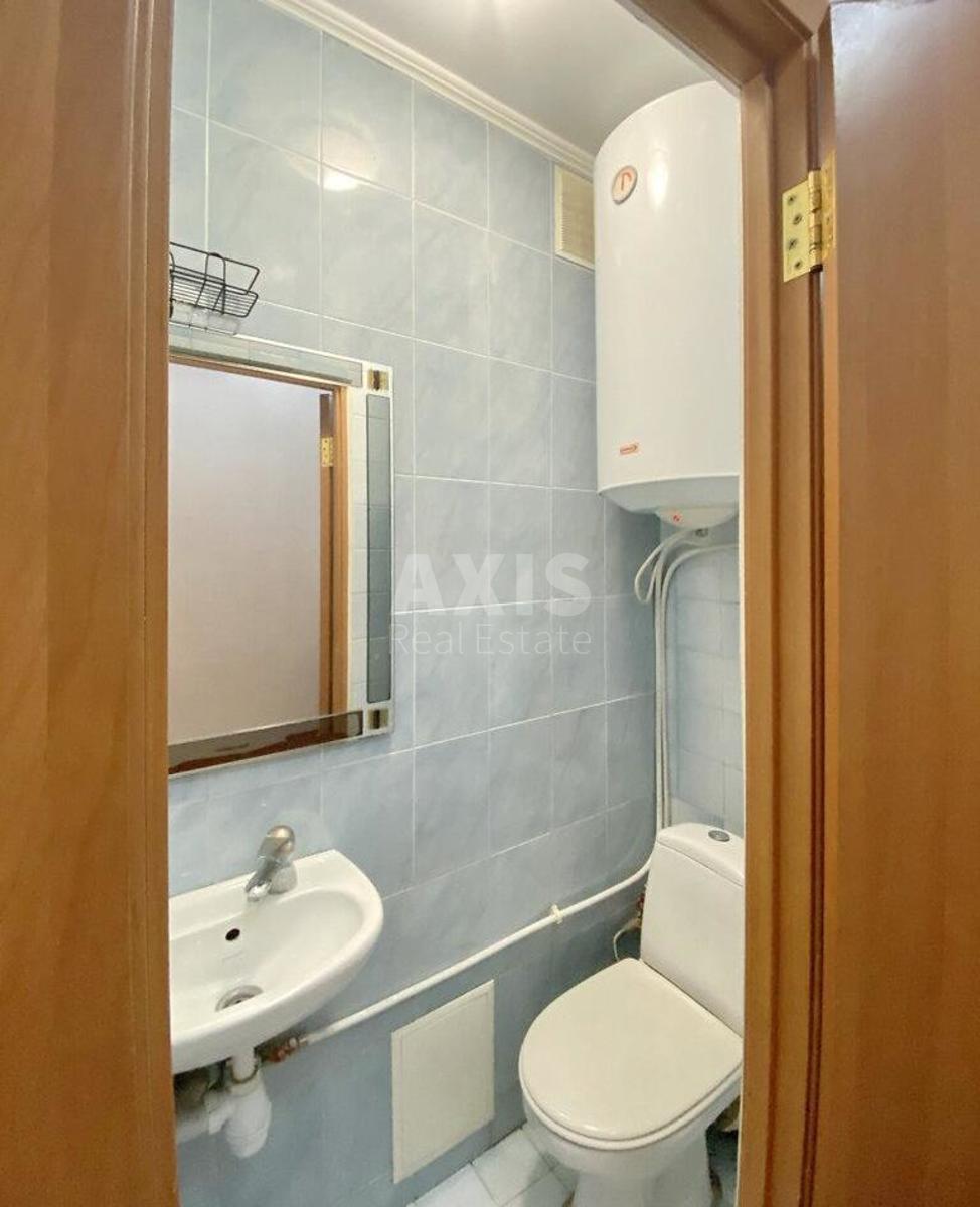 1k apartment vul. Strazheska Akademika 38