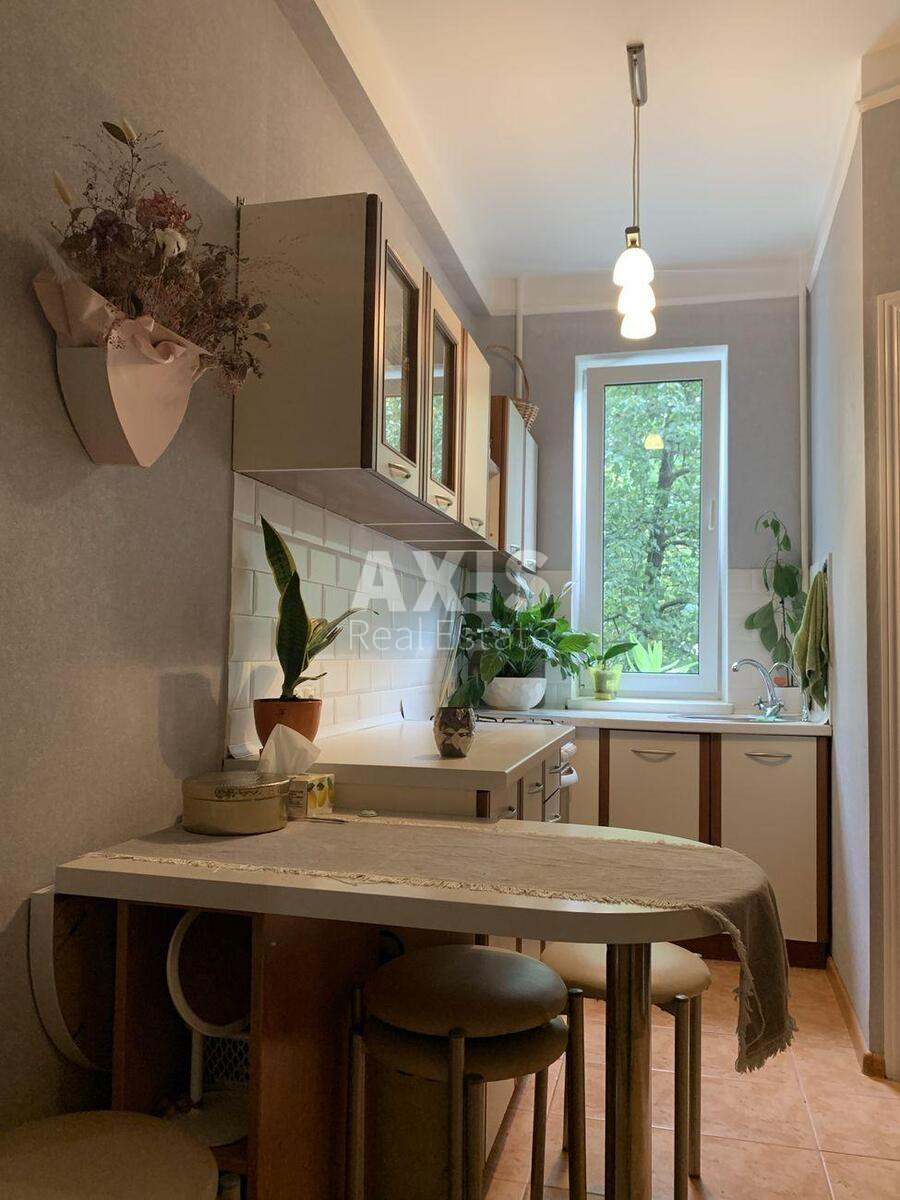 2k apartment vul. Kadets'kyj gaj 10