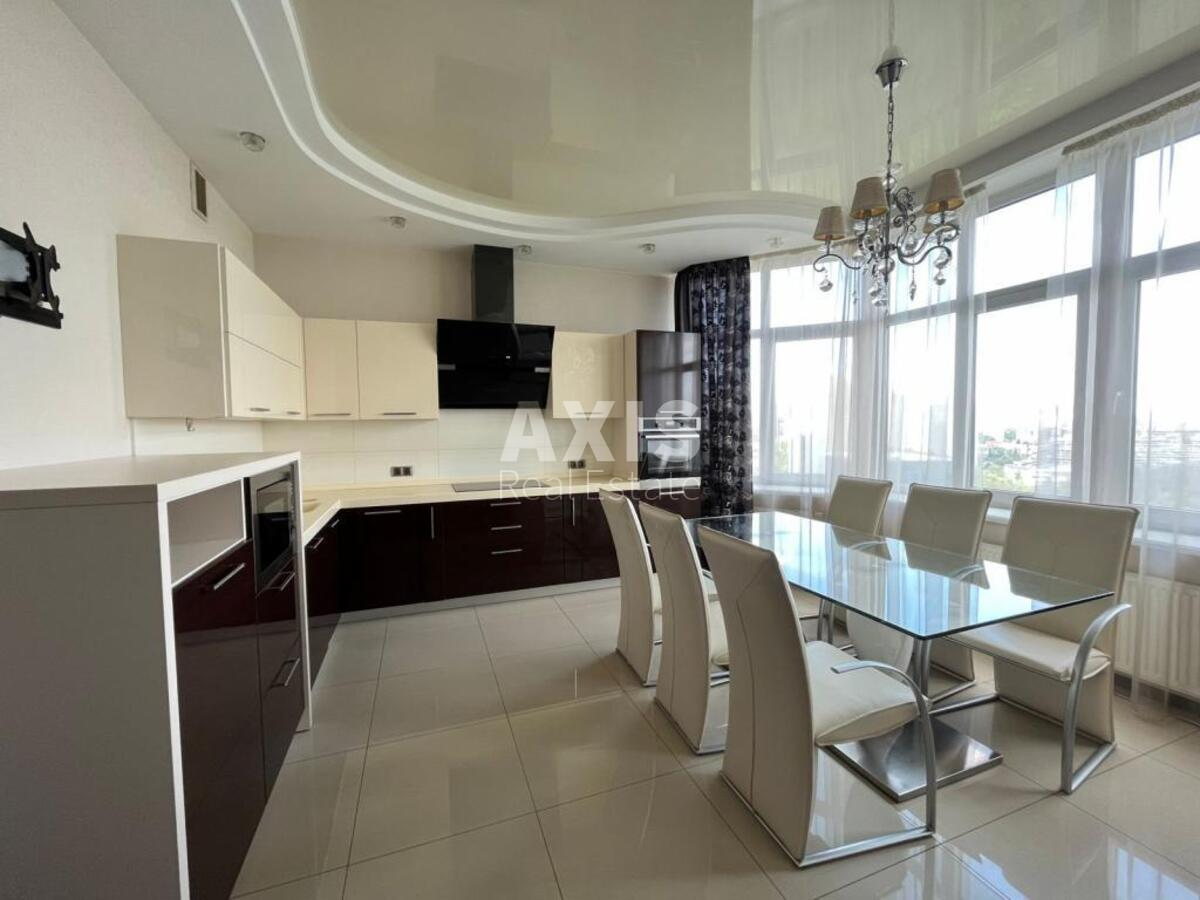 3k apartment vul. Solom'jans'ka 15а8