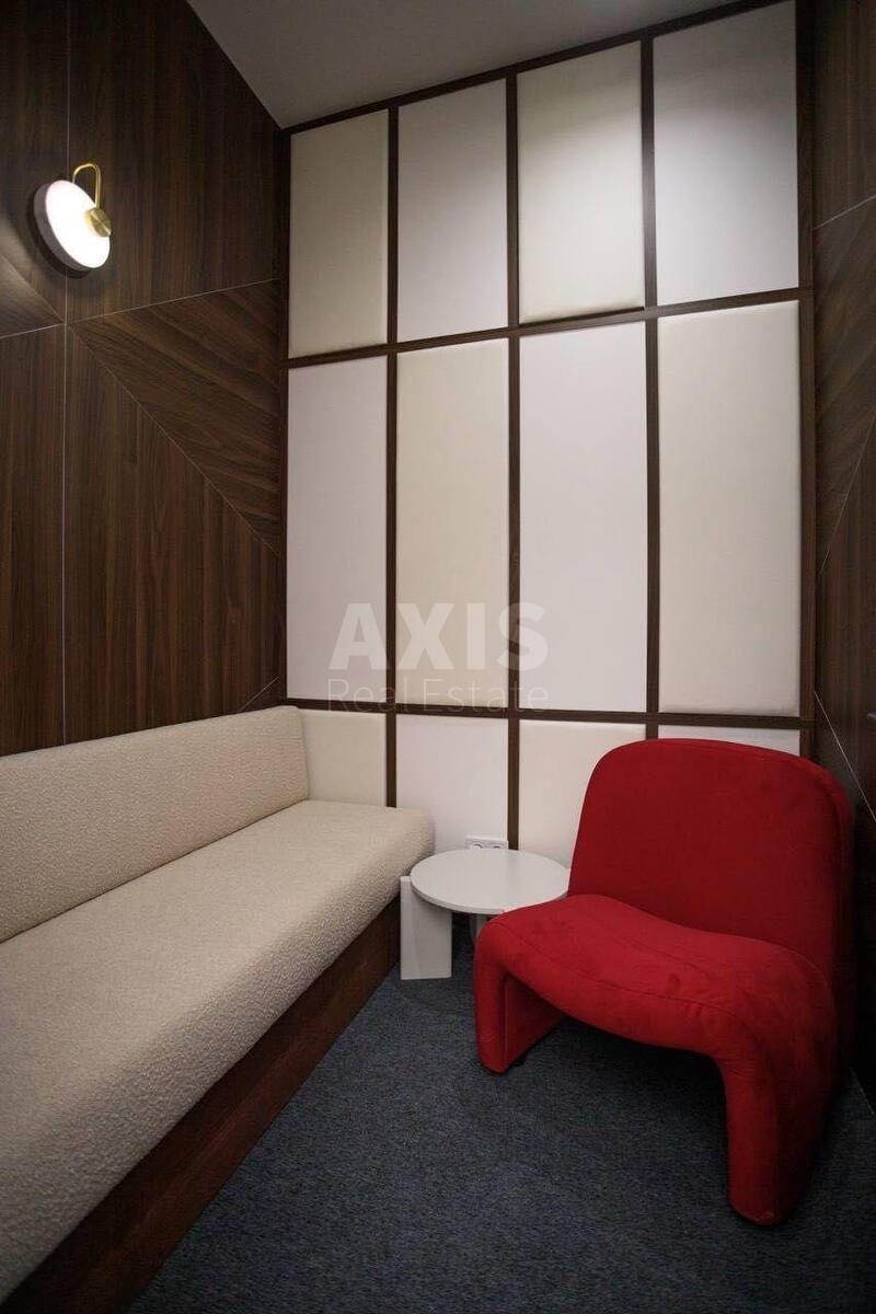 Office vul. Velyka Vasyl'kivs'ka 38, 100m211