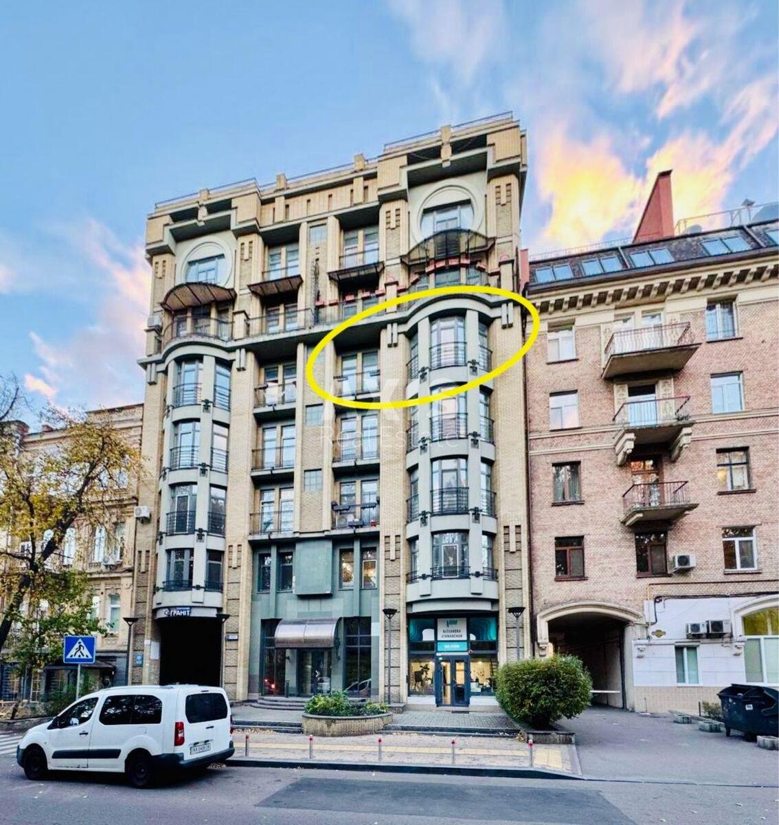 3k apartment vul. Bul'varno-Kudrjavs'ka 17А