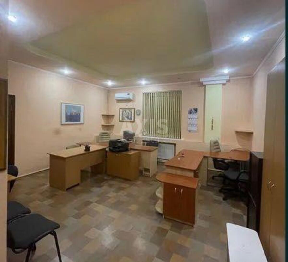 Office vul. Dovnar-Zapol's'kogo 4, 60m212