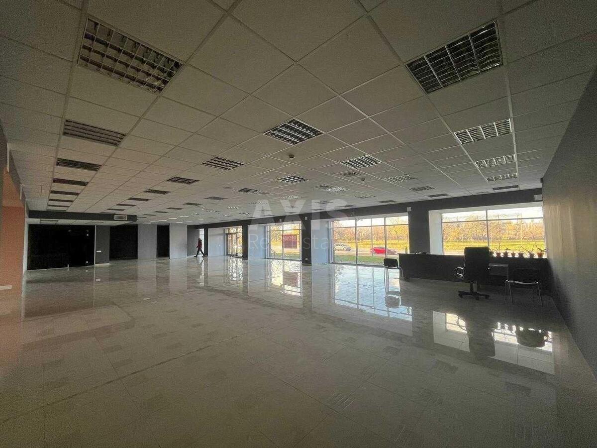 Trade object nab. Dniprovs'ka 13, 770m2613080