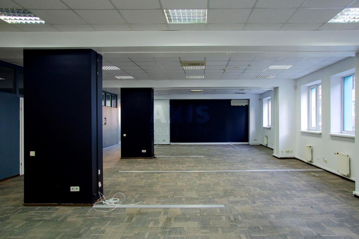 Office vul. Sichovyh Stril'civ 84А, 217m2