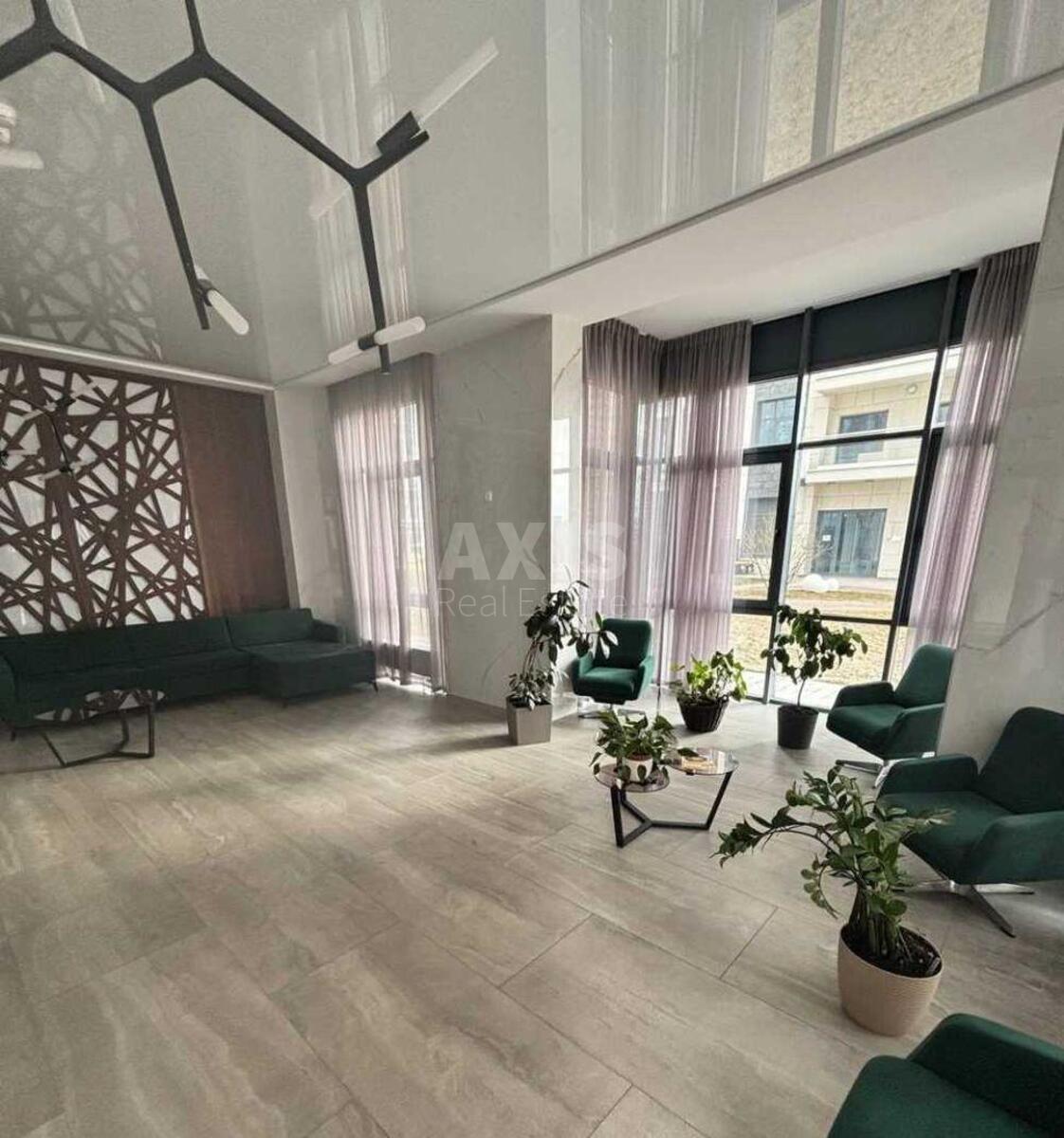 4k apartment vul. Dragomyrova Myhajla 180