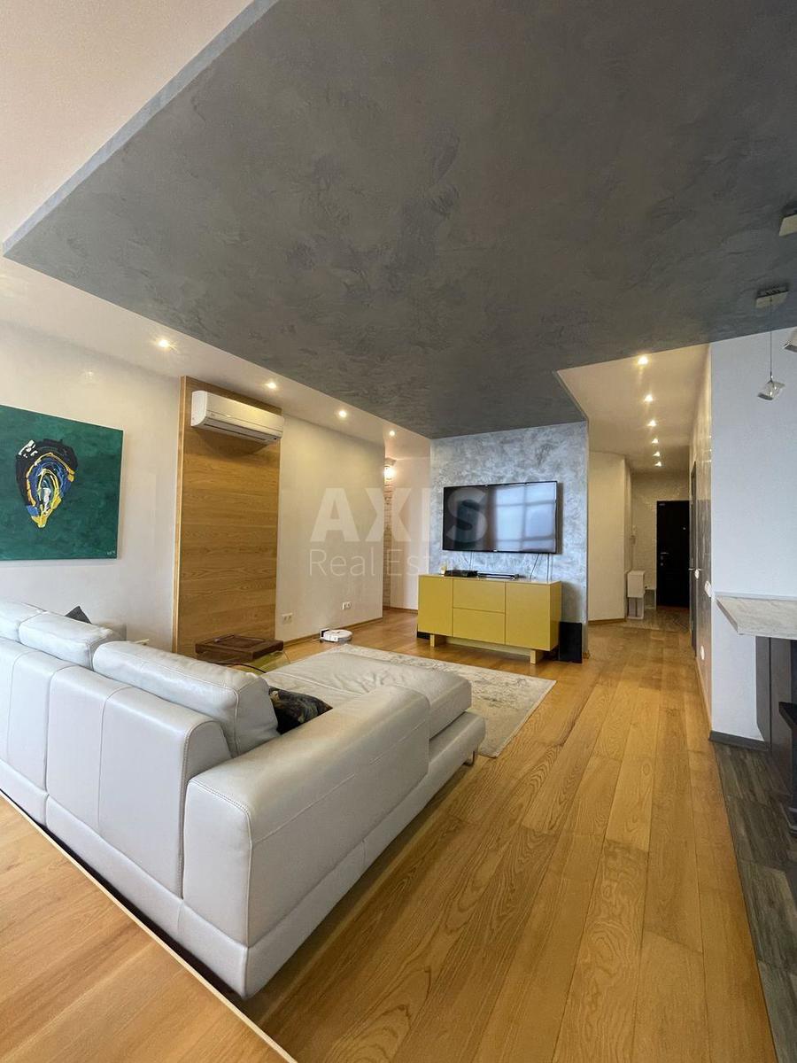 1k apartment pr-t Lobanovs'kogo 40