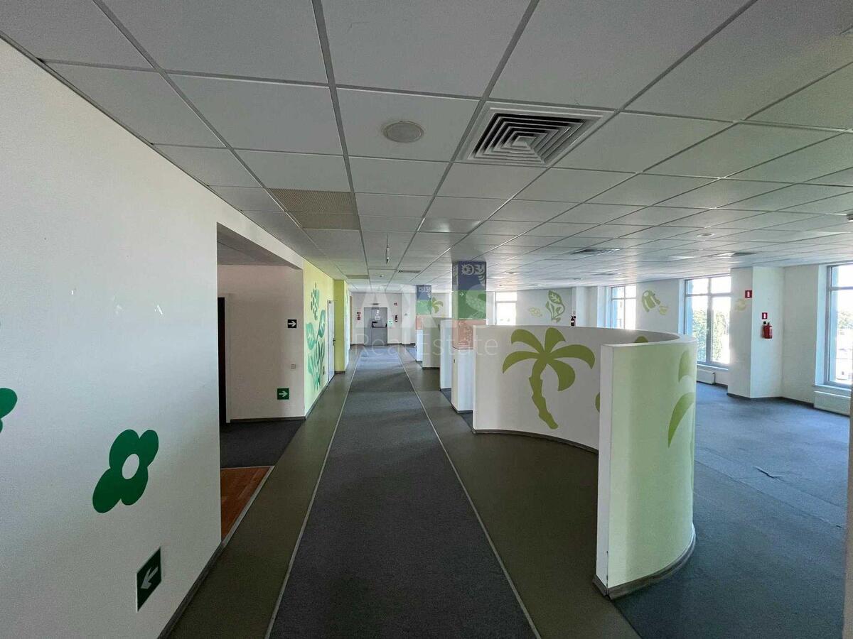 Office vul. Degtjarivs'ka 27Т, 685m2568508